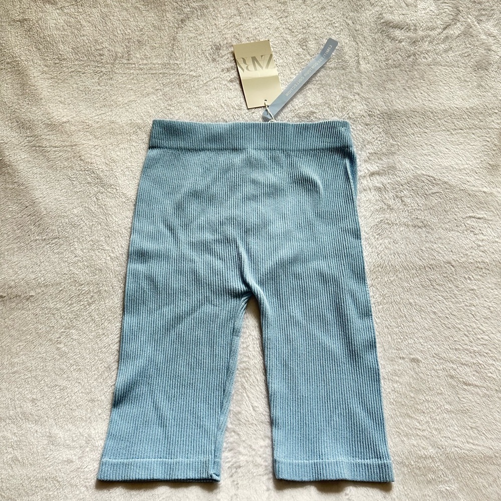 Zara women’s Light Blue stretch ribbed shorts🩵 size M-L, new with tag!